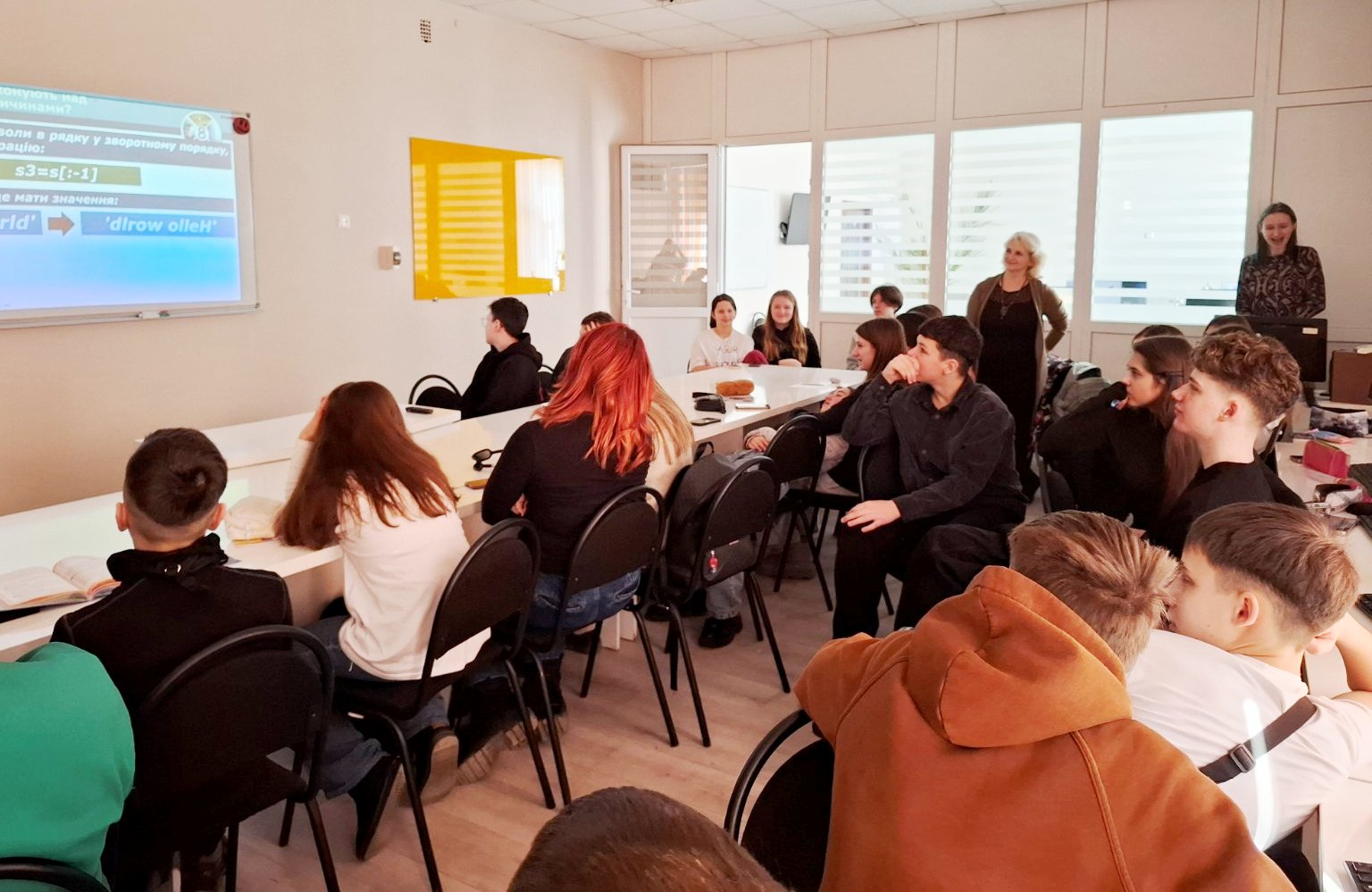 Позакласний захід з інформатики, організований Анною Паневник в гімназії Галицького коледжу (Методист Романишина О.Я.)